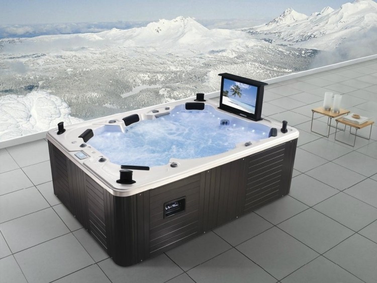 bain à remous-extérieur-luxe-5-personnes-télé-écran-plat-intégrée
